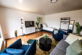 6 Zimmer Haus mit Wintergarten 2 Bäder Industrienah sehr ruhig gelegen